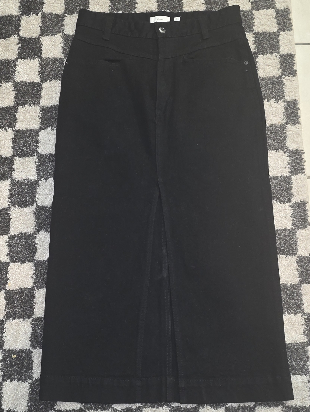 Classic Black Midi Skirt - Versatile Everyday Style